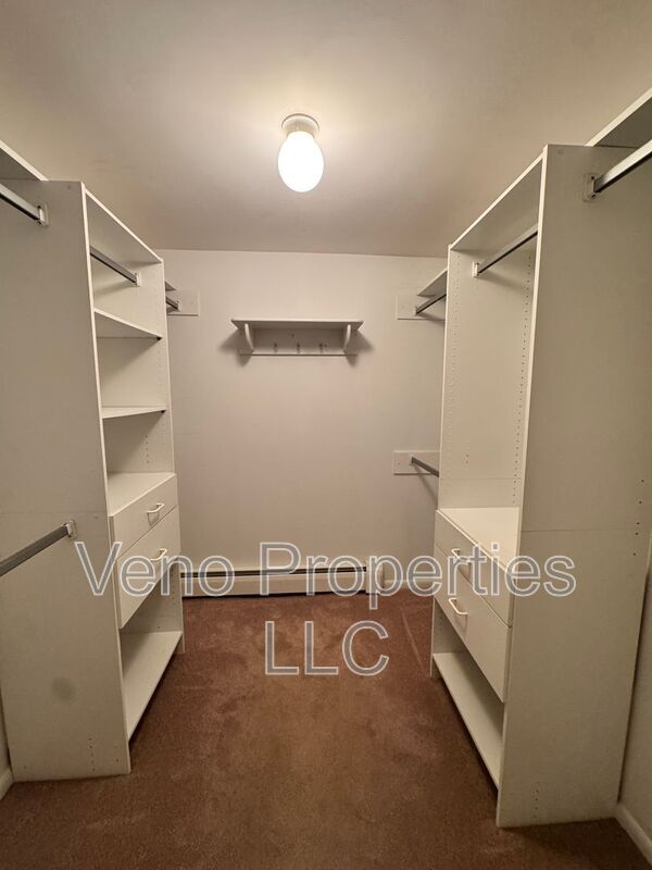 Building Photo - 23 Glenwood Dr