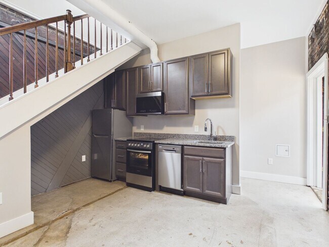 Building Photo - 7 E Franklin St