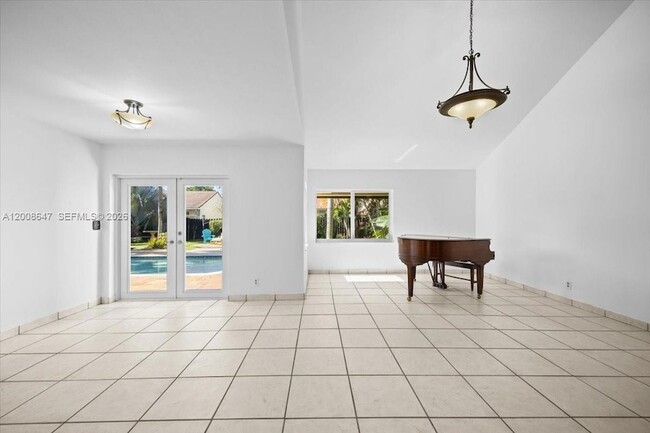 Building Photo - 2560 Bass Way