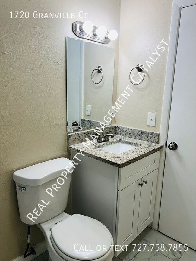 Building Photo - 1720 Granville Ct S