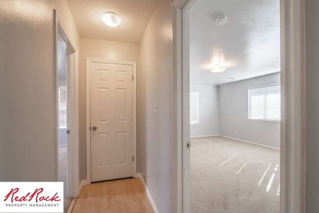 Building Photo - Bright & Spacious 3-Bed, 2-Bath Home in Wa...