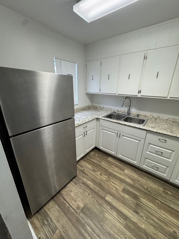 Building Photo - 1726 NE 3rd St