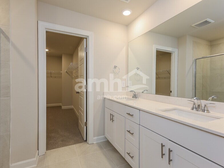 Building Photo - 790 Treeline Rd