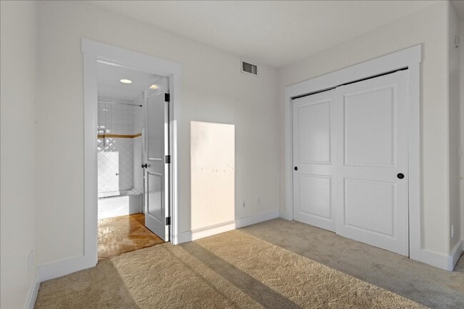 Building Photo - 411 Orange Ave