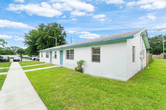 Primary Photo - 4887 Gulfstream Rd