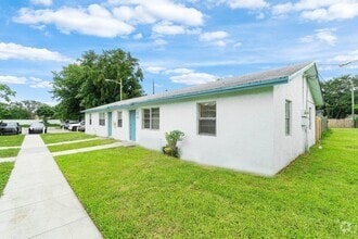 Building Photo - 4887 Gulfstream Rd