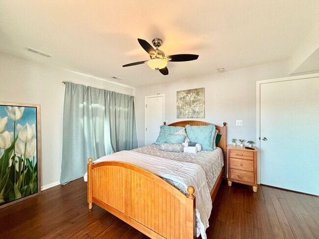 Building Photo - Stunning Virginia Beach Condo with Waterfr...