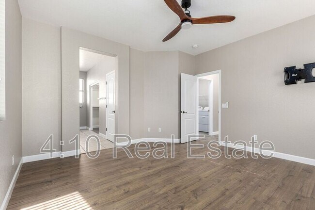 Building Photo - 3632 E Sebastian Ln