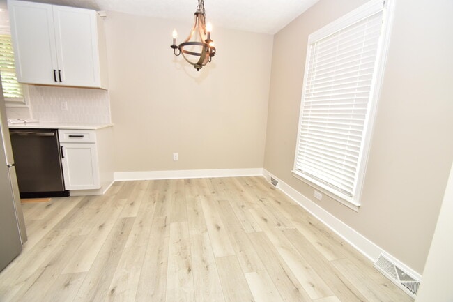 Building Photo - 3805 Wedgewood Ct