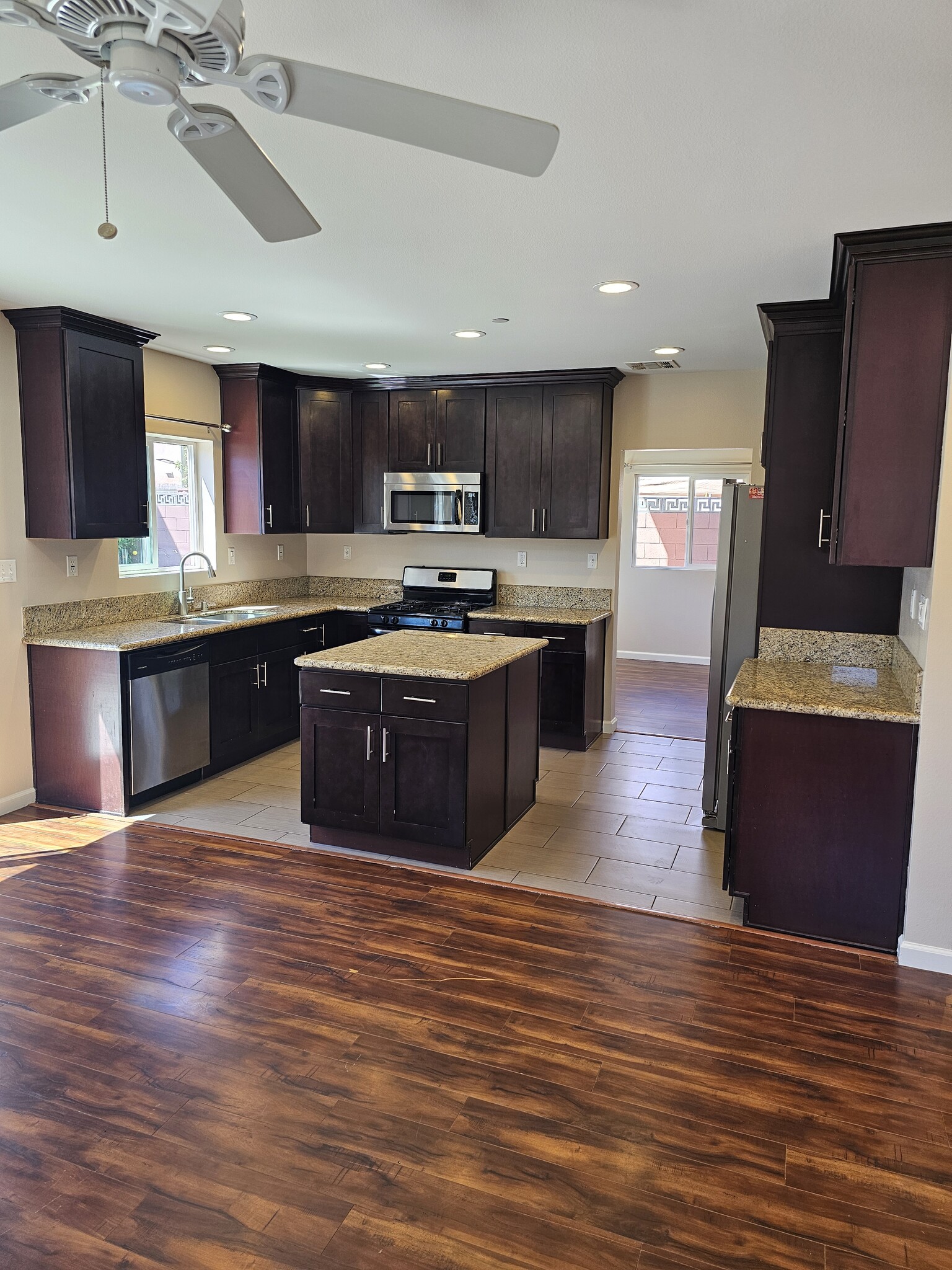 Building Photo - 6649 Cleon Ave