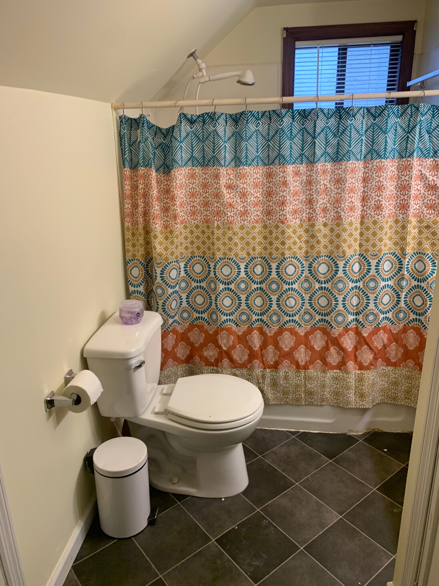 Upstairs full bath - 820 N Jackson St