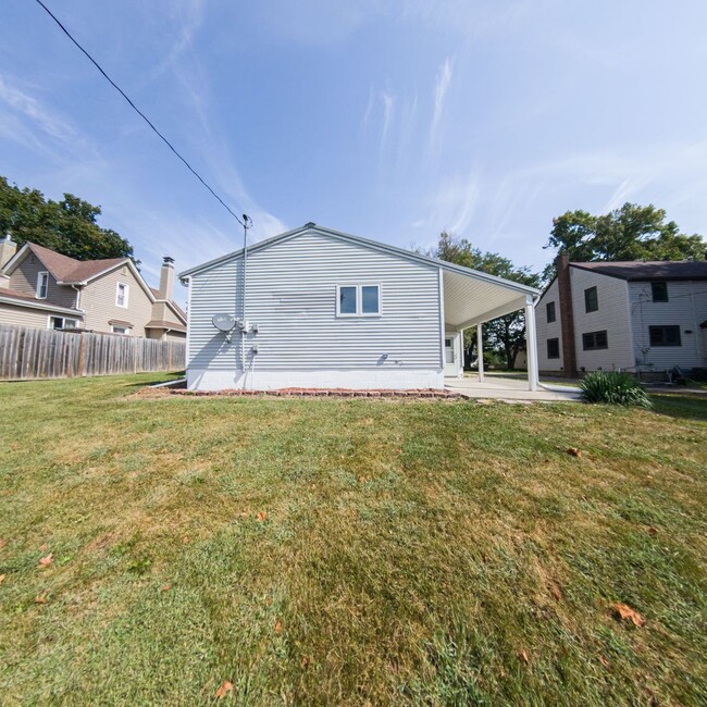 Building Photo - 3 Bedroom 2 Bath Home Conrad Iowa