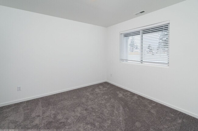 Building Photo - Brand New Home - 3bdrm 2.5ba - The Reserve in the Pines - La Pine, OR