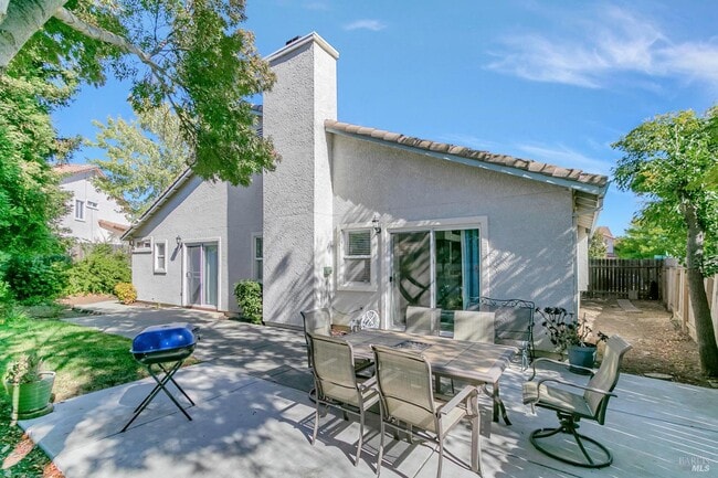 Building Photo - 3257 Vista Del Lago Way