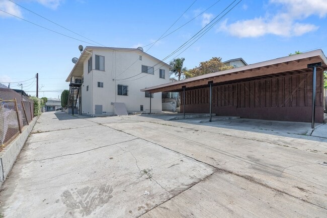 Building Photo - 945 N Ditman Ave