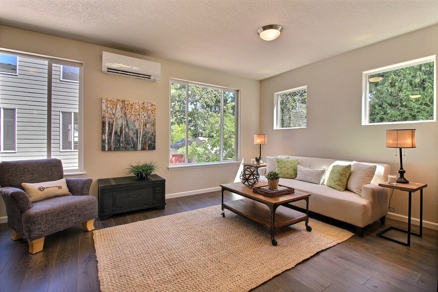 Building Photo - 16606 Southwest Barsotti Street