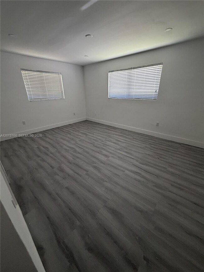 Building Photo - 9401 SW 64th Terrace
