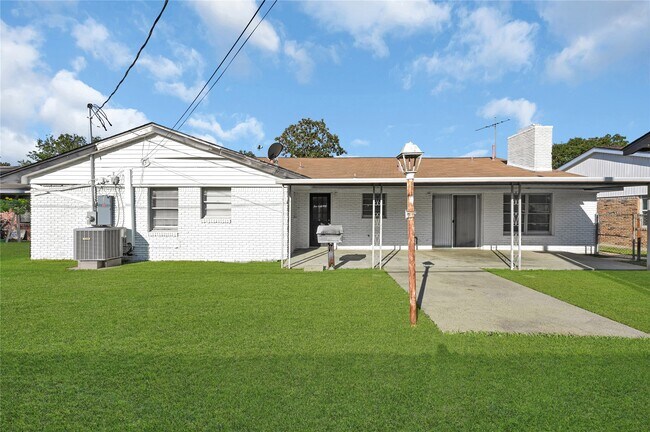 Building Photo - 8603 Freewood St