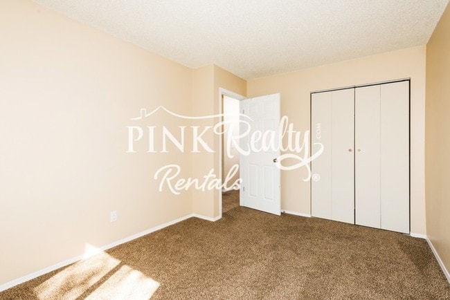 Building Photo - Great 2-Story Townhome in Soaring Eagle