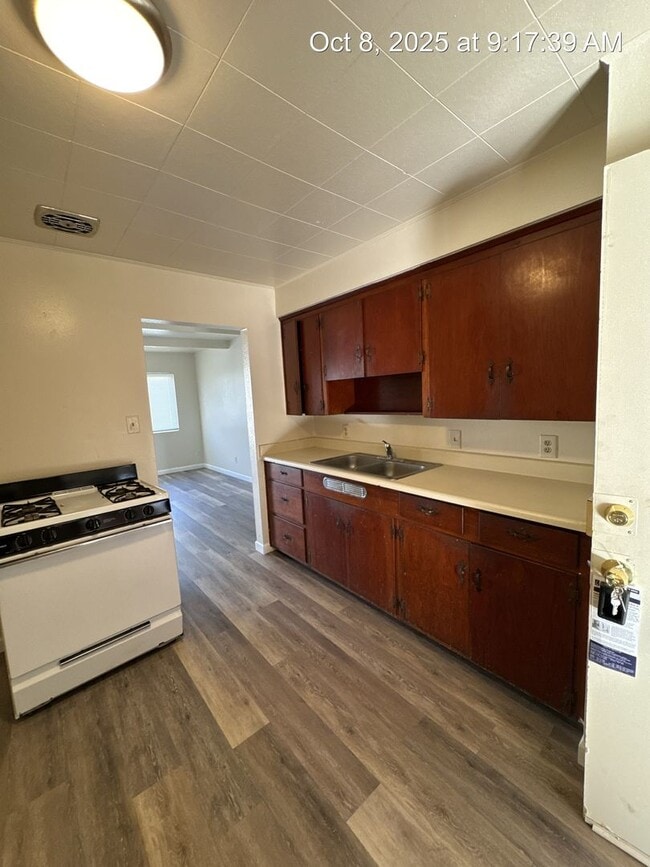 Building Photo - 3237