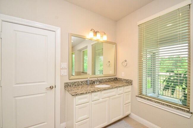 Building Photo - 3407 Mapleshire Dr
