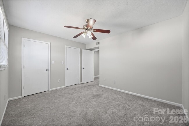 Building Photo - 7906 Oak Meadow Ct