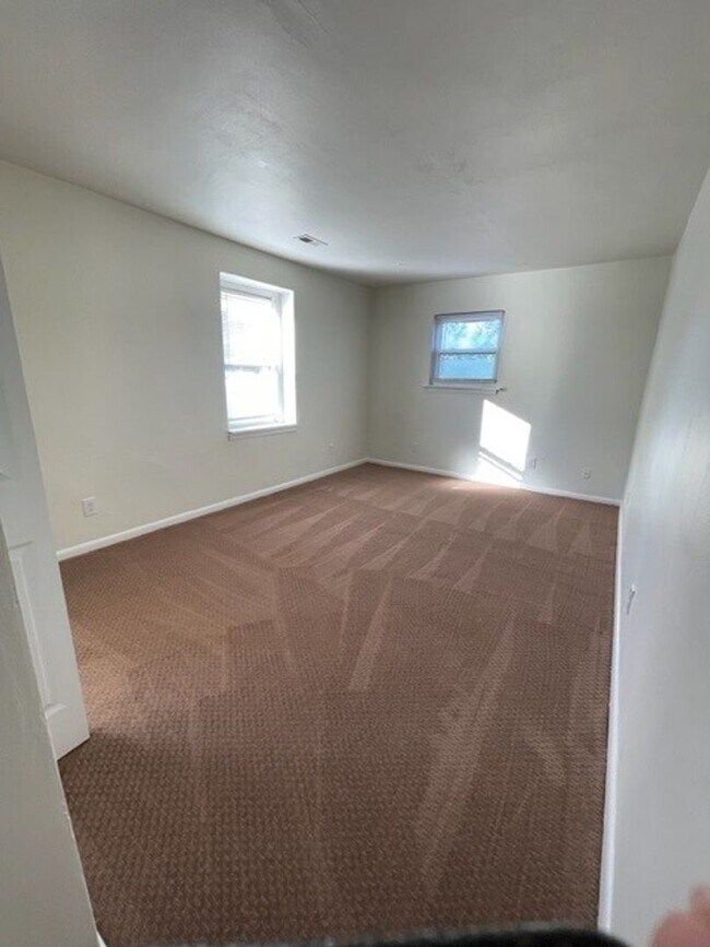 Building Photo - 4025 S Plaza Trail