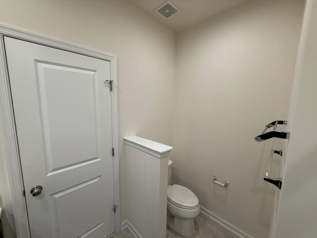 Building Photo - 23910 Catawba Hill Dr