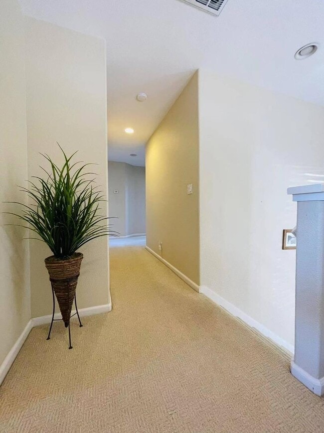 Building Photo - 34117 Songbird Terrace