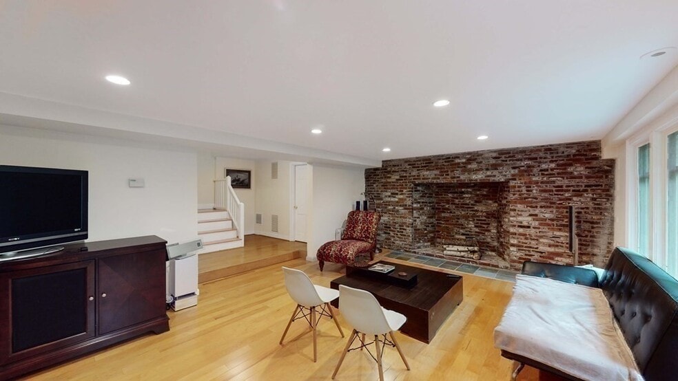 Accessory Apt Family Room - 40 Possum Rd