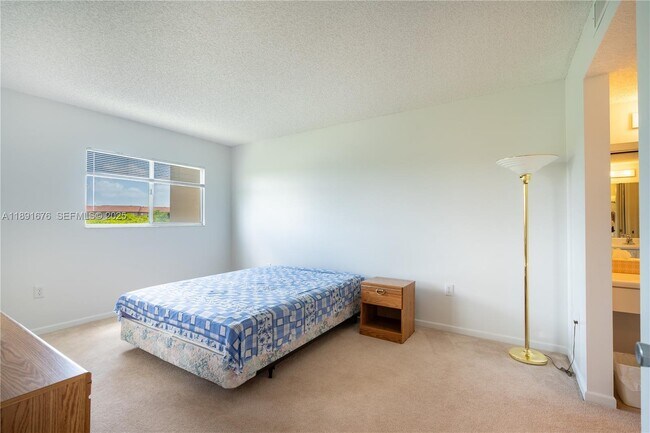 Building Photo - 13700 SW 11th St