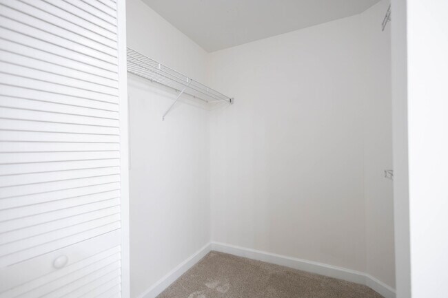 Building Photo - 410 Evernia St