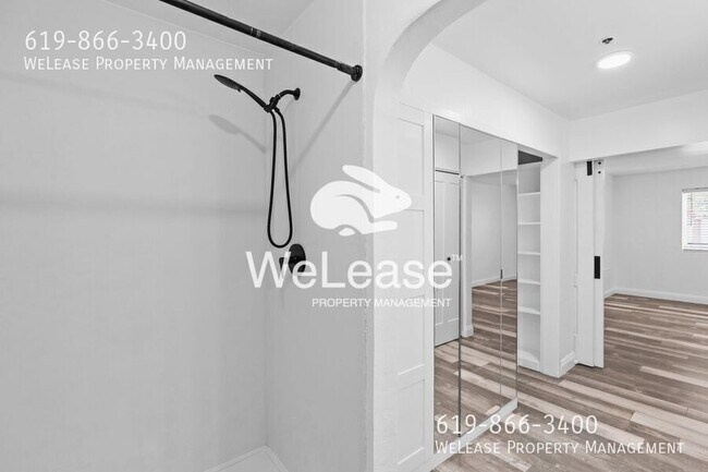Building Photo - 5995 Dandridge Ln