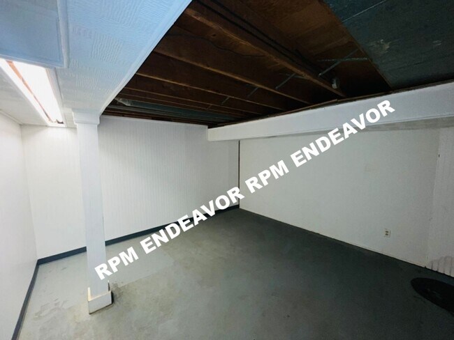 Building Photo - 617-619 San Gabriel PI