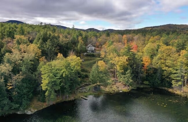 Building Photo - Charming 3BR House on Augur Lake 30 acre private property