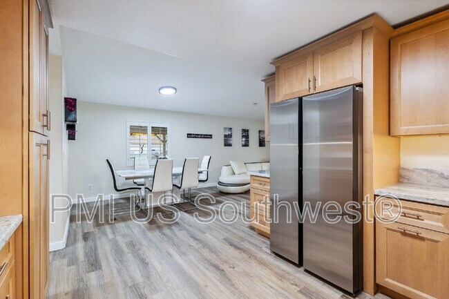 Building Photo - 437 Riverfront Dr