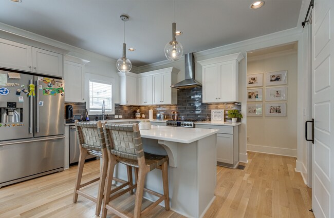 Building Photo - 2405 Chapel Ave