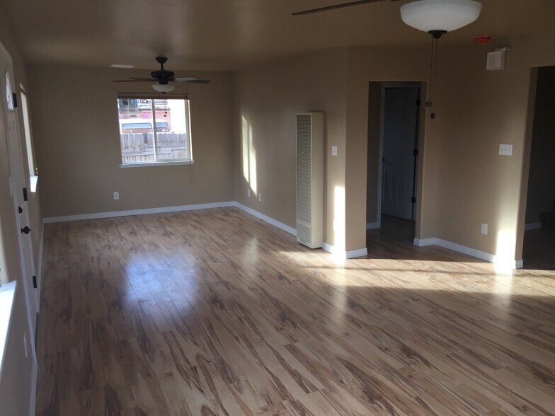 Building Photo - 203 S Mesa St