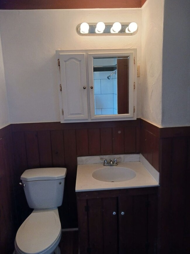 Building Photo - 305 Old Point Ave