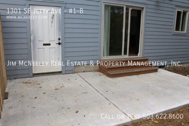 Building Photo - 1301 SE Jetty Ave