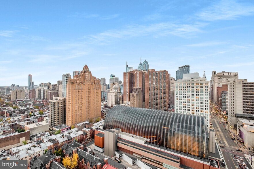 Building Photo - 440 S Broad St