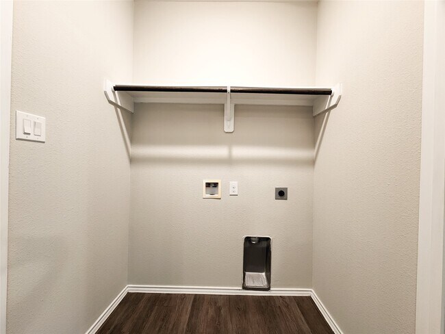 Building Photo - 26471 Joy Village Dr