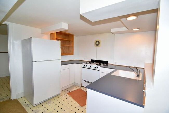 Primary Photo - Large studio! Laundry room on site! Coming...