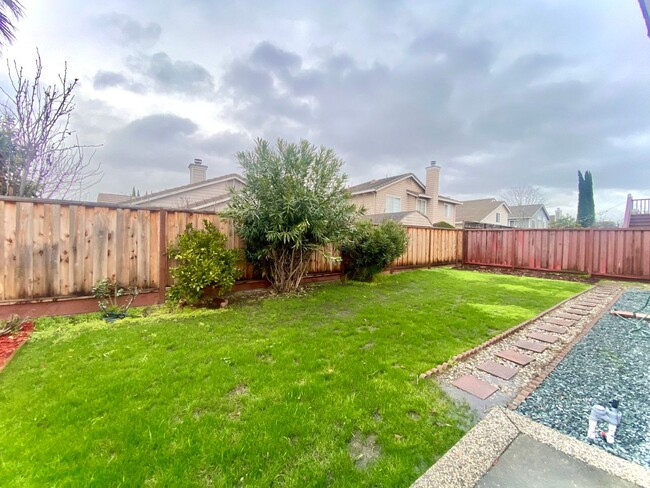 Building Photo - Remodeled 3-Bedroom Home - Fremont!