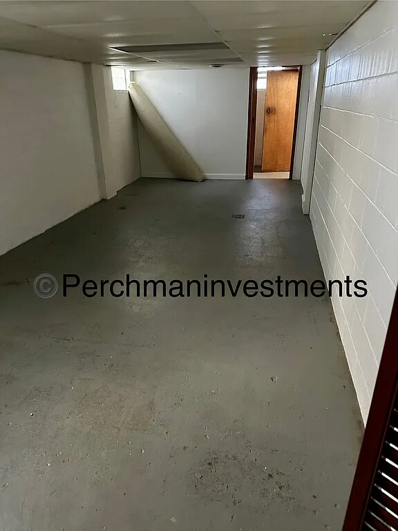 Building Photo - 9576 Columbia St