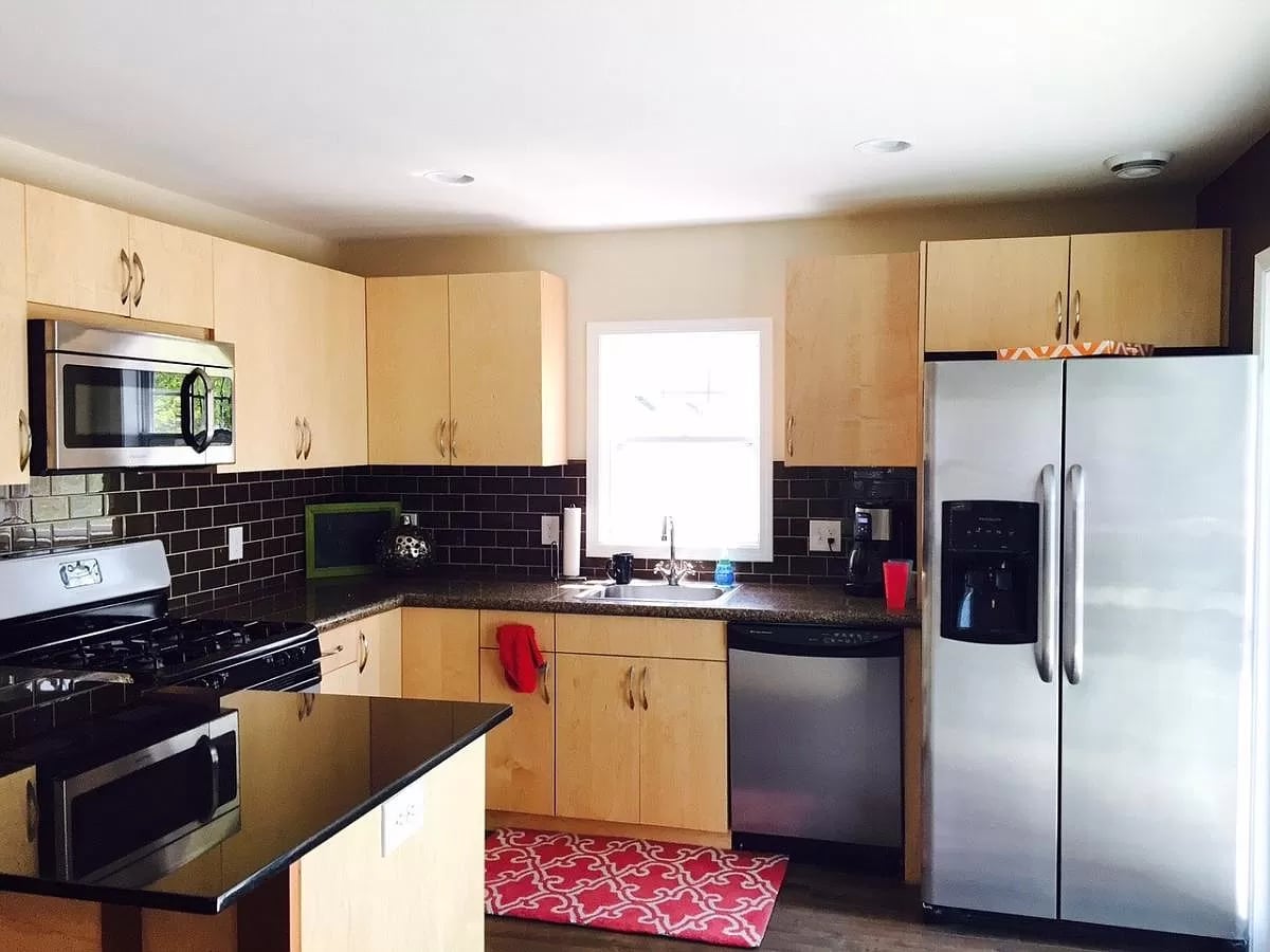 Unit 2 - 4538 Wentworth Ave