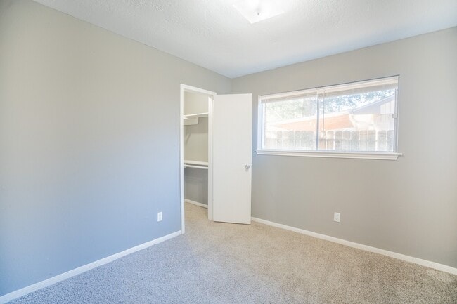 Building Photo - 22819 Carter Gate Dr