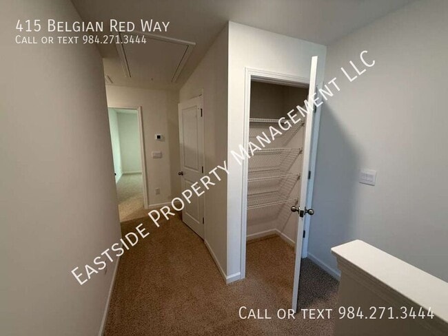 Building Photo - 415 Belgian Red Wy