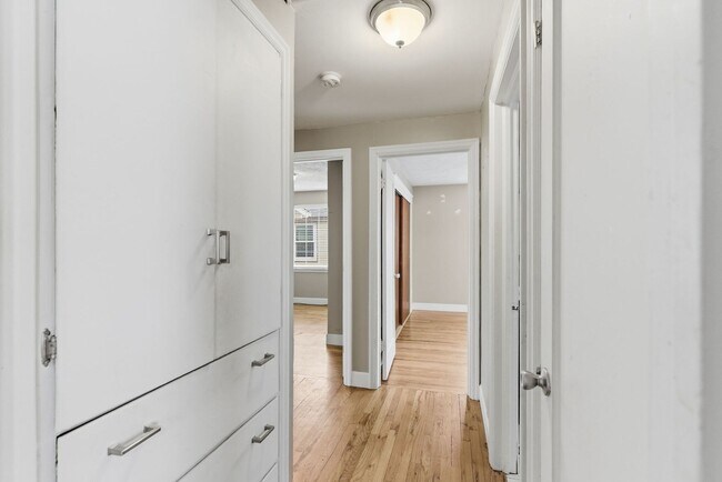 Building Photo - Modern & Cozy Spokane Retreat | Prime Location Near South Hill