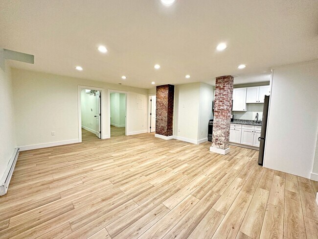 Building Photo - 128 Webster St